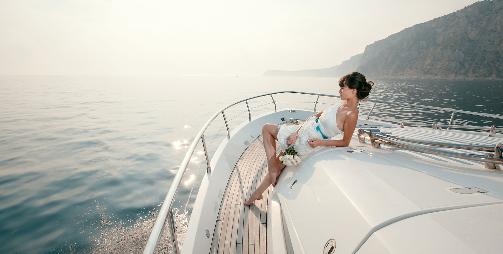 Mykonos Private Yacht - Events & Party | Birthday, Bachelor, Team building | Discovery Glassbottom Yacht